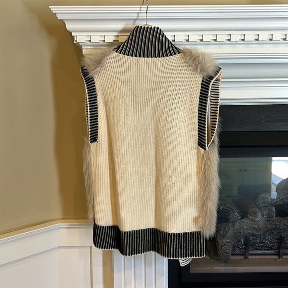 Faux Fur Vest - Picture 2 of 3